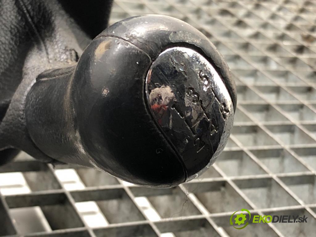 TOYOTA COROLLA Verso (ZER_, ZZE12_, R1_) 2004 - 2009    1.8 (ZNR11_) 95 kW [129 KM] benzyna 2004 - 2009  Kulisa  (Rýchlostné páky / kulisy)