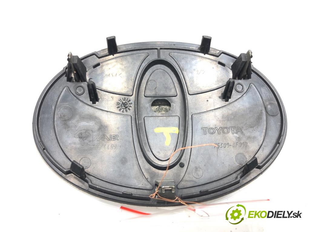 TOYOTA COROLLA Verso (ZER_, ZZE12_, R1_) 2004 - 2009    1.8 (ZNR11_) 95 kW [129 KM] benzyna 2004 - 2009  znak LOGO: značky přední část 75301-0F010