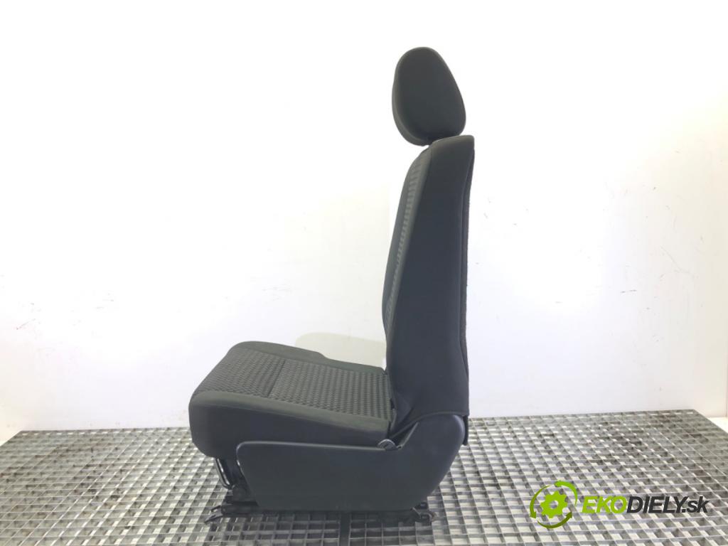 TOYOTA COROLLA Verso (ZER_, ZZE12_, R1_) 2004 - 2009    1.8 (ZNR11_) 95 kW [129 KM] benzyna 2004 - 2009  Sedadlo zad