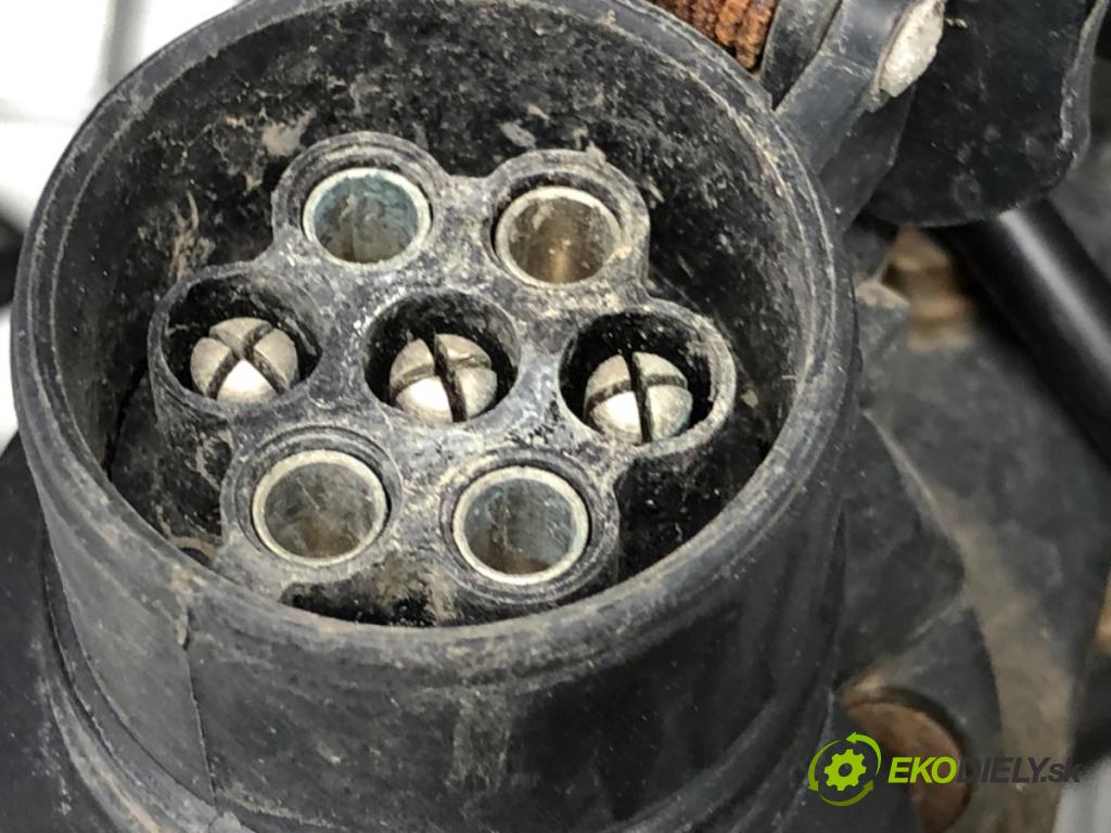 KIA VENGA (YN) 2010 - 2022    1.6 CRDi 115 85 kW [116 KM] olej napędowy 2010 - 2022  Hák tažné zařízení 1P281ADE00 (Tažná zařízení)