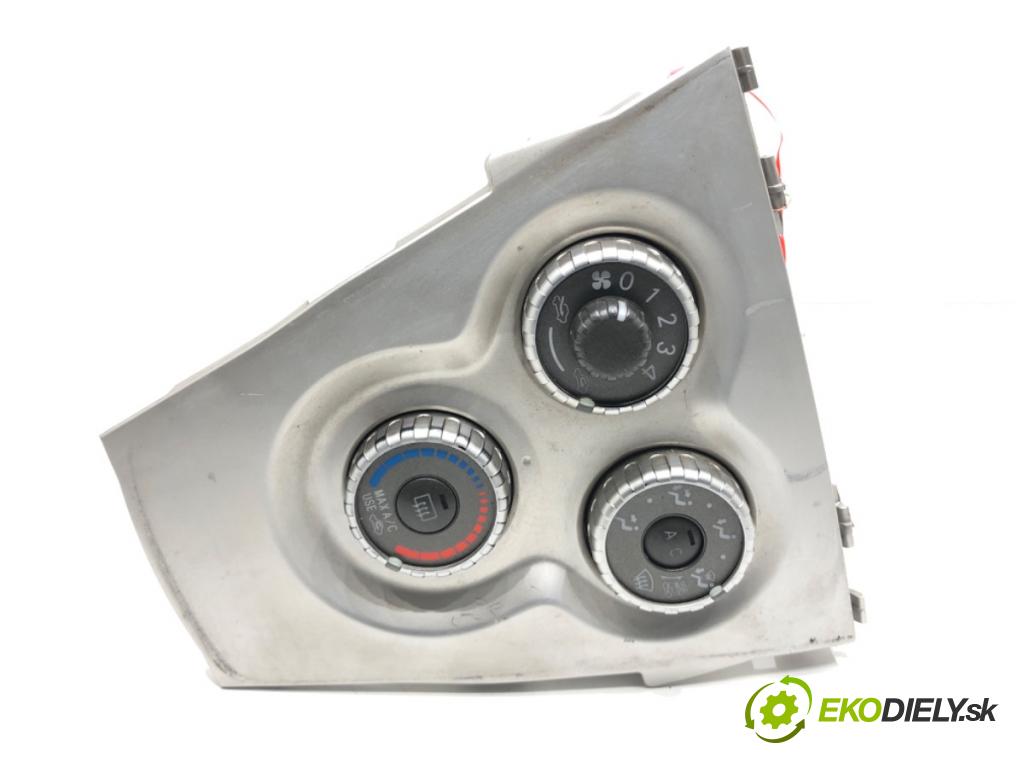 TOYOTA YARIS (_P9_) 2005 - 2014    1.5 (NCP91_) 79 kW [107 KM] benzyna 2005 - 2011  Panel ovládania kúrenia 55406-52170 (Prepínače, spínače, tlačidlá a ovládače kúrenia)