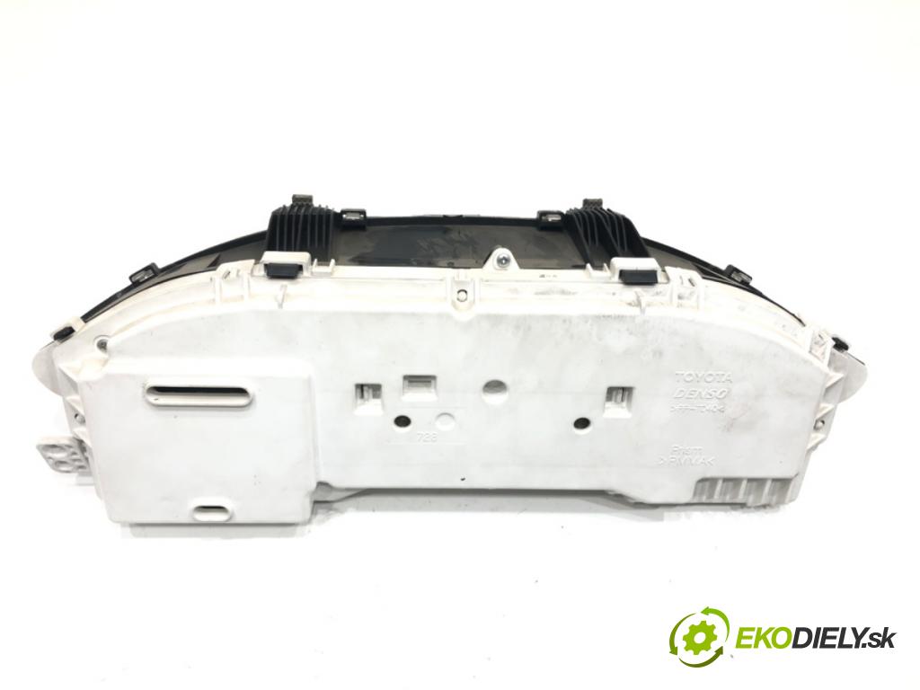 TOYOTA YARIS (_P9_) 2005 - 2014    1.5 (NCP91_) 79 kW [107 KM] benzyna 2005 - 2011  Prístrojovka 83800-52E80 157530-3092 (Prístrojové dosky, displeje)