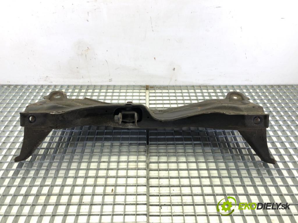 TOYOTA YARIS (_P9_) 2005 - 2014    1.5 (NCP91_) 79 kW [107 KM] benzyna 2005 - 2011  výztuha pod motor  (Výztuhy přední)