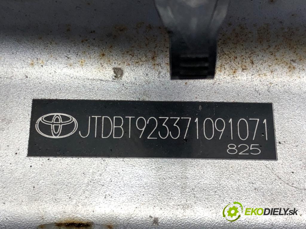 TOYOTA YARIS (_P9_) 2005 - 2014    1.5 (NCP91_) 79 kW [107 KM] benzyna 2005 - 2011  výztuha nárazníka přední část  (Výztuhy přední)