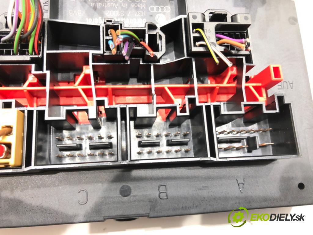 VW GOLF V (1K1) 2003 - 2010    1.4 16V 55 kW [75 KM] benzyna 2003 - 2006  Modul BORDNETZ 3C0937049D (Ostatné)