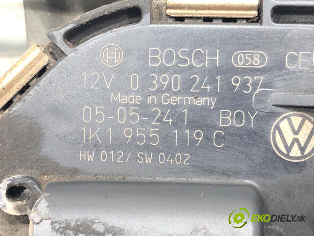VW GOLF V (1K1) 2003 - 2010    1.4 16V 55 kW [75 KM] benzyna 2003 - 2006  Mechanizmus stieračov predný 1K1955023F (Motorčeky stieračov predné)