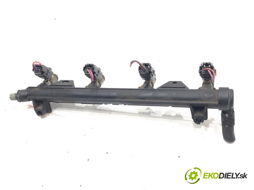 VW GOLF V (1K1) 2003 - 2010    1.4 16V 55 kW [75 KM] benzyna 2003 - 2006  Lišta vstrekovacia 036133320 (Vstrekovacie lišty)