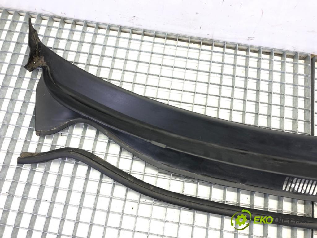 SEAT IBIZA III (6L1) 2002 - 2009    1.2 47 kW [64 KM] benzyna 2002 - 2006  Torpédo, plast pod čelné okno 6L1853185B (Torpéda)