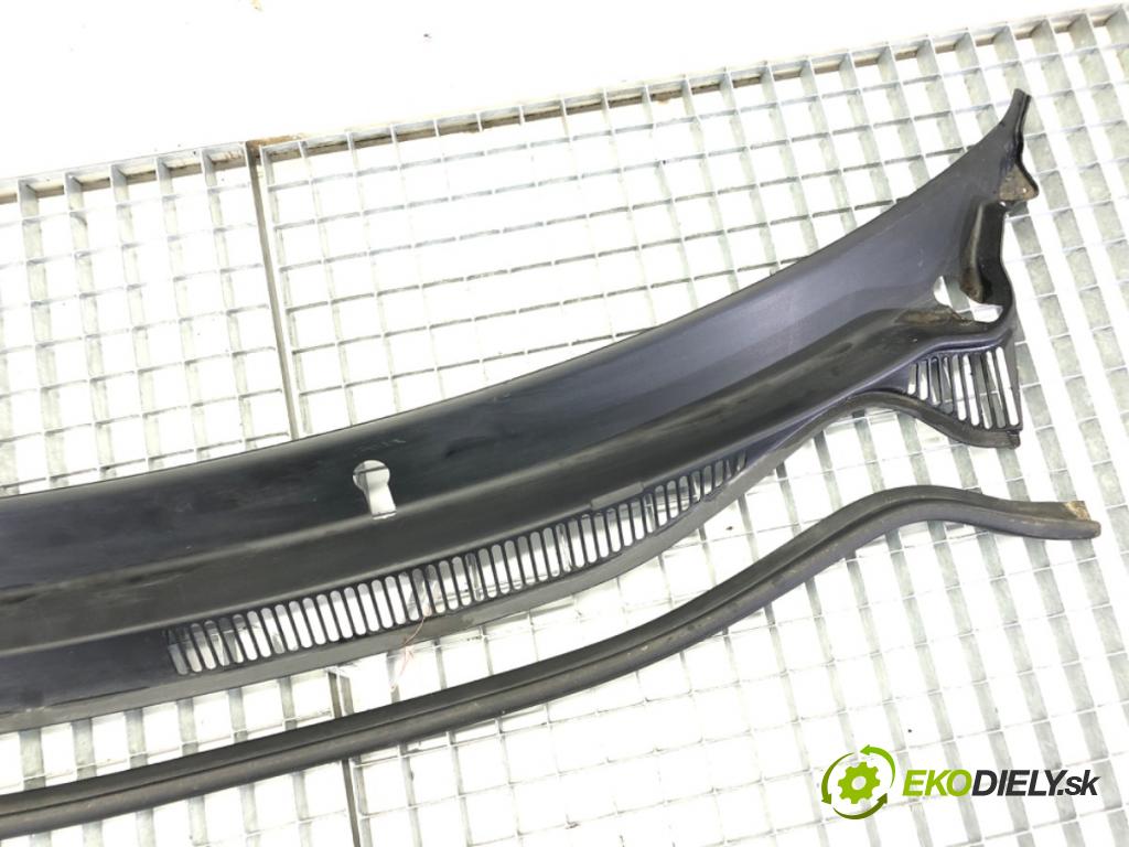 SEAT IBIZA III (6L1) 2002 - 2009    1.2 47 kW [64 KM] benzyna 2002 - 2006  Torpédo, plast pod čelné okno 6L1853185B (Torpéda)