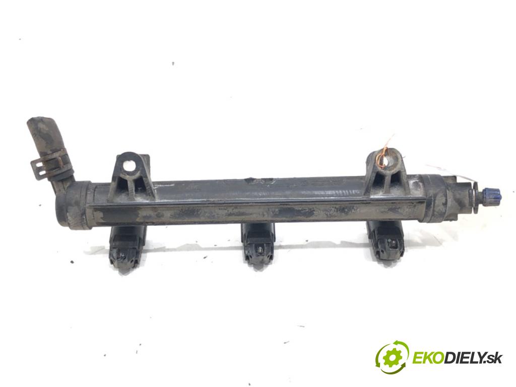 SEAT IBIZA III (6L1) 2002 - 2009    1.2 47 kW [64 KM] benzyna 2002 - 2006  Lišta vstrekovacia 03E133320 (Vstrekovacie lišty)