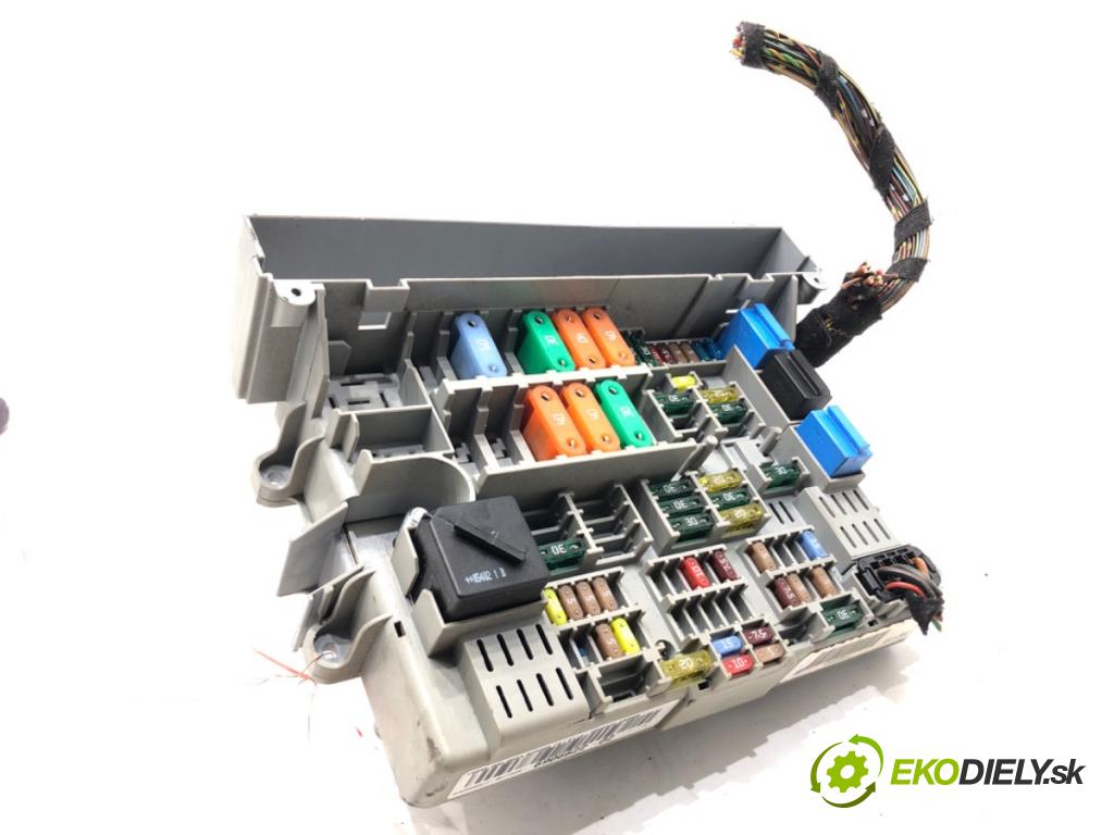 BMW 3 Touring (E91) 2004 - 2012    320 d 120 kW [163 KM] olej napędowy 2005 - 2012  skříňka poistková 6906622 (Pojistkové skříňky)