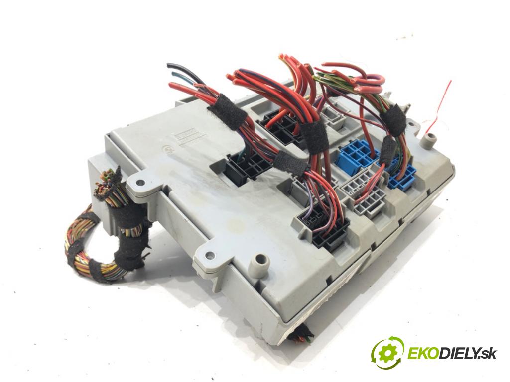 BMW 3 Touring (E91) 2004 - 2012    320 d 120 kW [163 KM] olej napędowy 2005 - 2012  skříňka poistková 6906622 (Pojistkové skříňky)