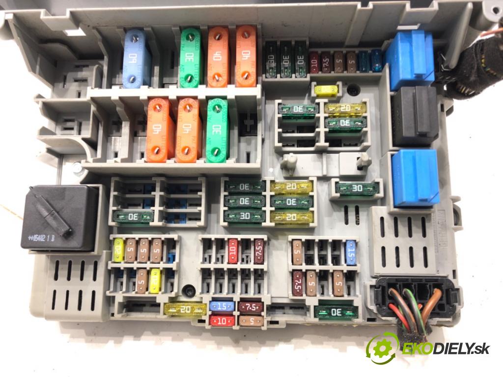 BMW 3 Touring (E91) 2004 - 2012    320 d 120 kW [163 KM] olej napędowy 2005 - 2012  skříňka poistková 6906622 (Pojistkové skříňky)