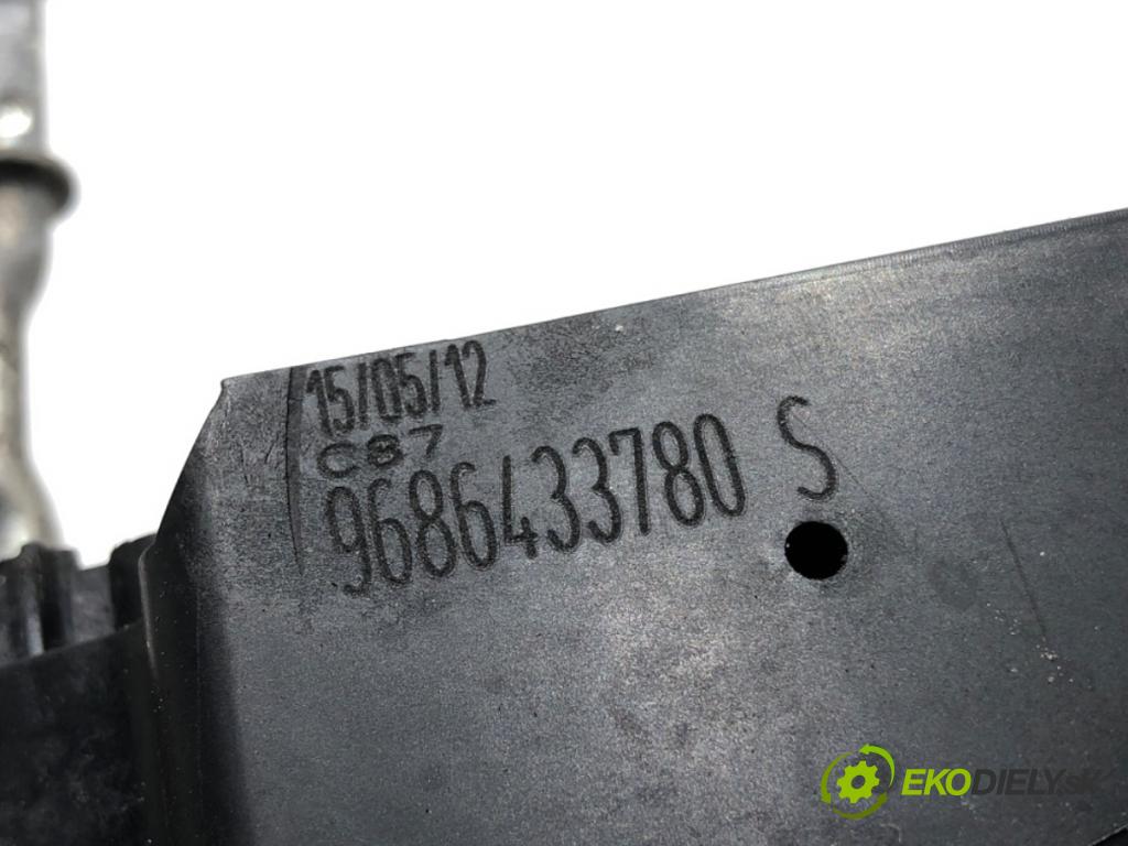 CITROEN DS5 2011 - 2015    2.0 HDi 165 120 kW [163 KM] olej napędowy 2011 - 2015  klika vnejší levý přední část