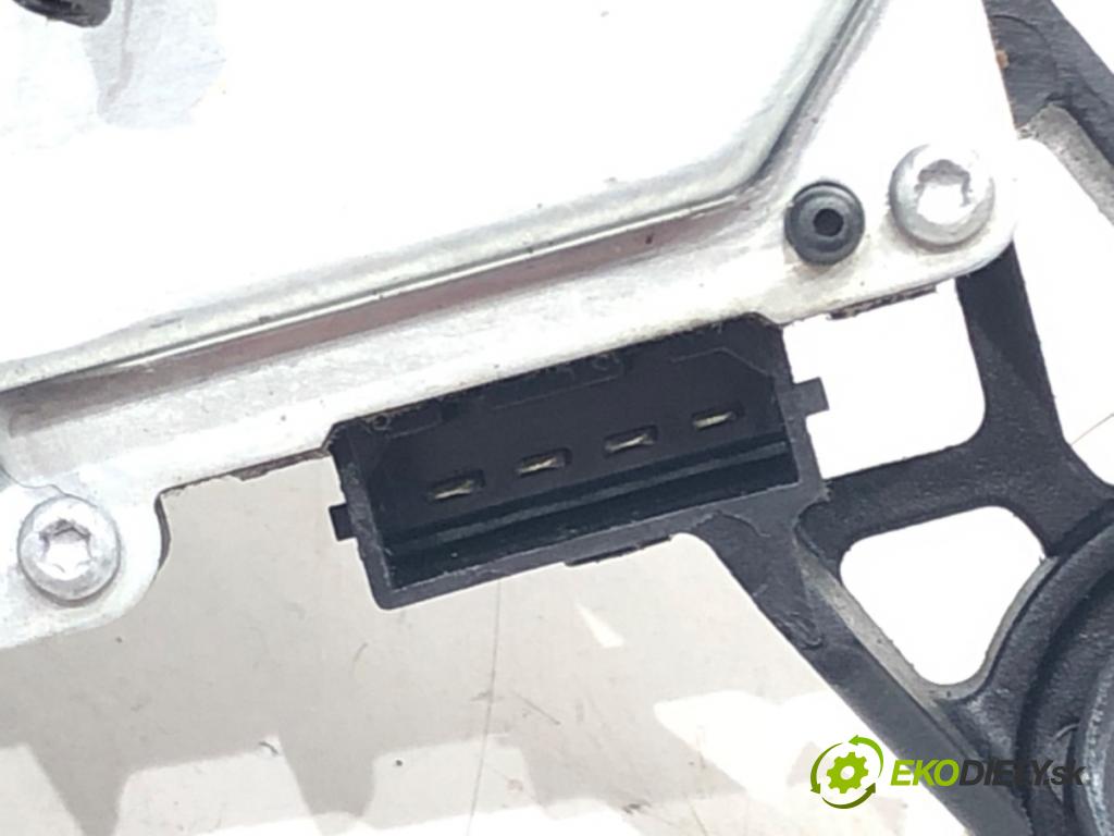 VW PASSAT B5 Variant (3B5) 1997 - 2001    ---  motor stěračů zadní část 8L0955711B