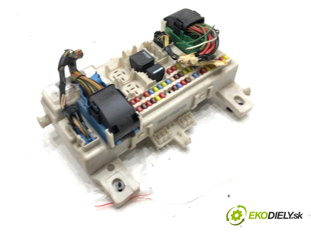 FORD FOCUS II (DA_, HCP, DP) 2004 - 2013    1.6 74 kW [100 KM] benzyna 2004 - 2012  modul BSI 4M5T-14A073-DG (Pojistkové skříňky)