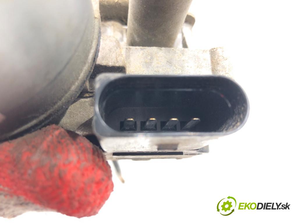 AUDI A5 (8T3) 2007 - 2017    2.7 TDI 140 kW [190 KM] olej napędowy 2007 - 2012  Mechanizmus stieračov predný 8T1955119B (Motorčeky stieračov predné)