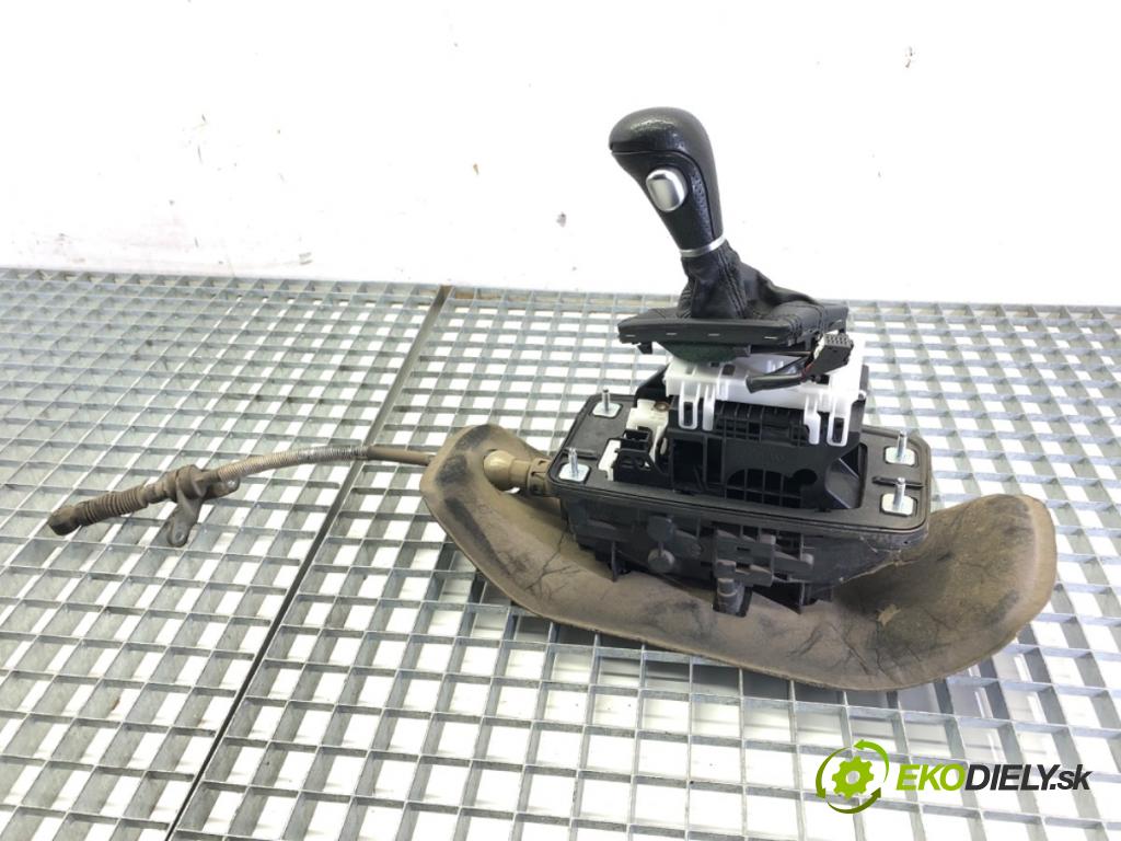 AUDI A5 (8T3) 2007 - 2017    2.7 TDI 140 kW [190 KM] olej napędowy 2007 - 2012  Kulisa 8K1713041F (Rýchlostné páky / kulisy)