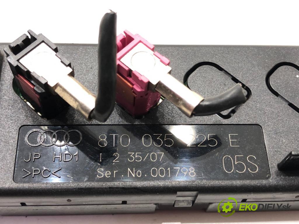 AUDI A5 (8T3) 2007 - 2017    2.7 TDI 140 kW [190 KM] olej napędowy 2007 - 2012  Zosilňovač Antenní: 8T0035225E (Zosilňovače)