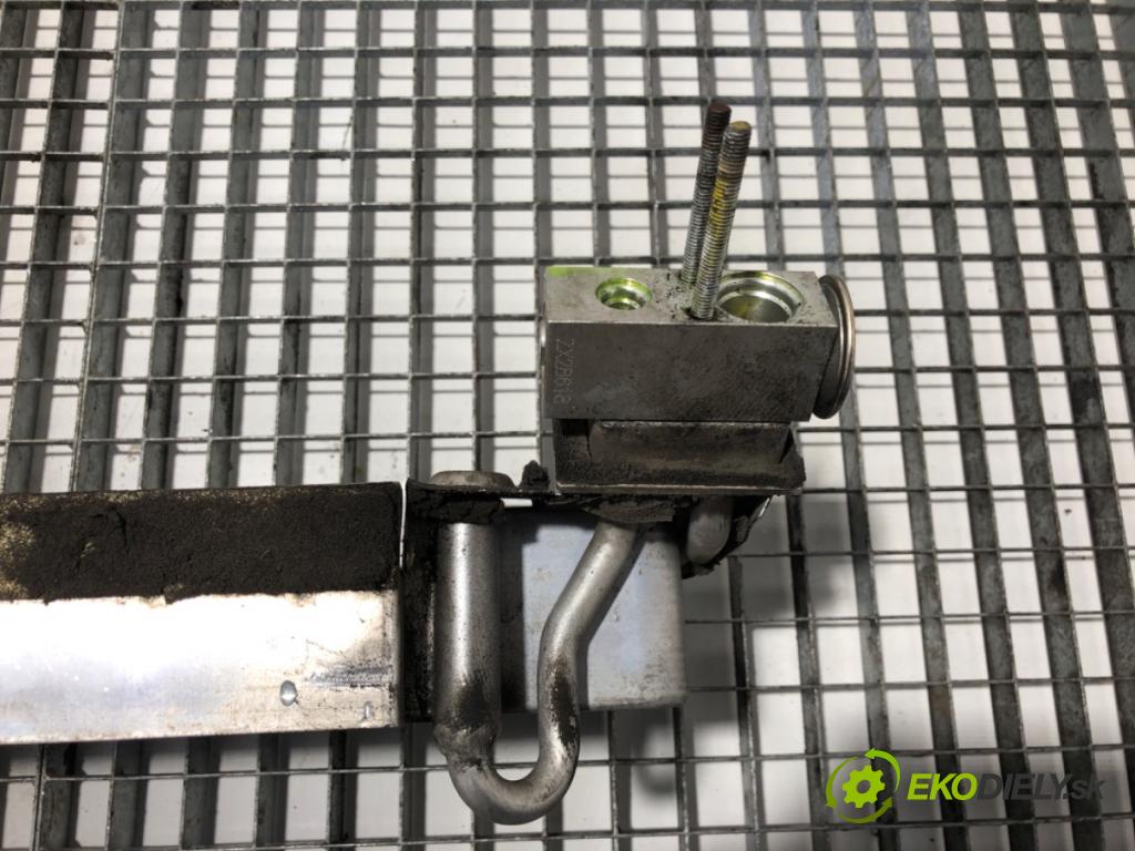 SCANIA 4 - series 1995 - 2008    124 /G420  Chladič klimatizácie 1323821 (Chladiče klimatizácie)