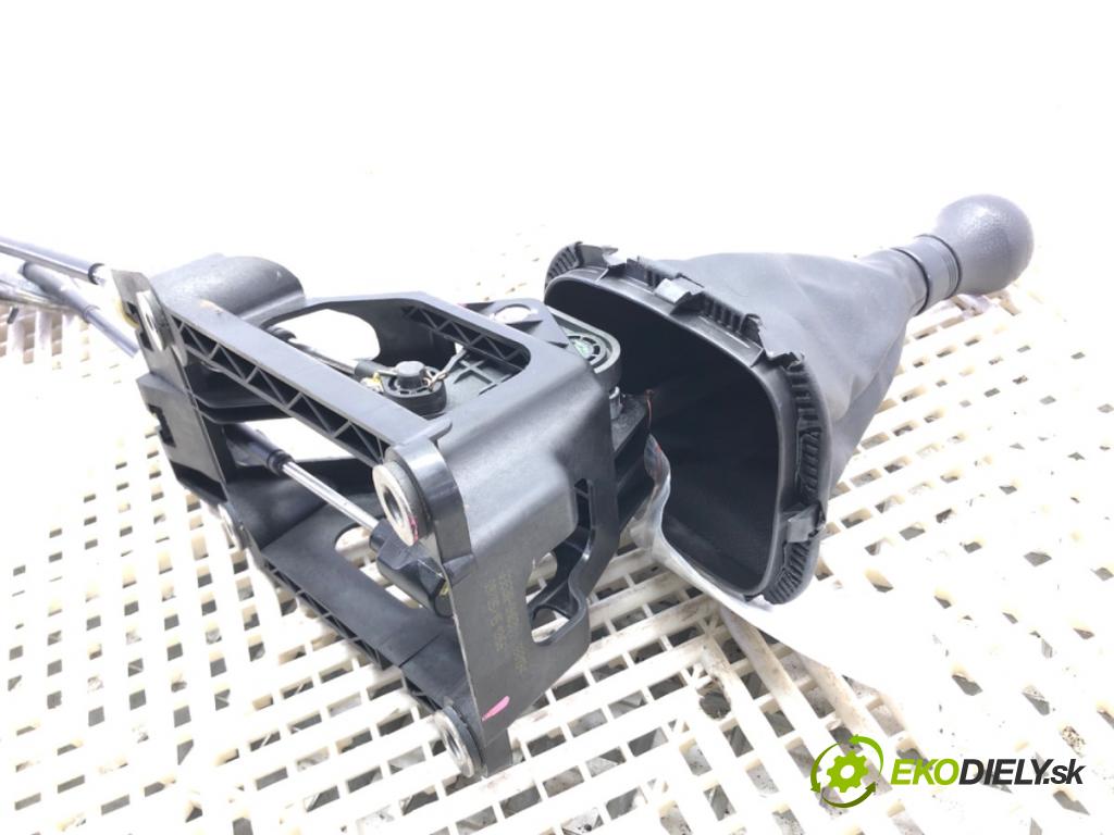 CITROEN C1 II (PA_, PS_) 2014 - 2022    1.0 VTi 68 51 kW [69 KM] benzyna 2014 - 2022  Kulisa 33530-0H030 (Rýchlostné páky / kulisy)