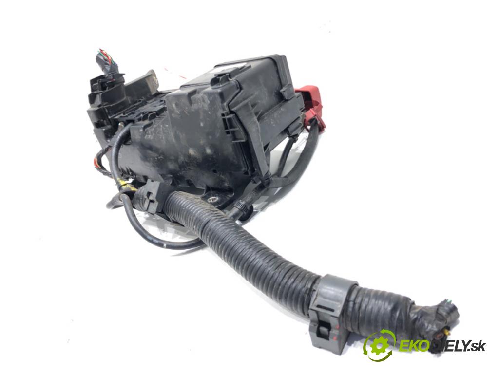 CITROEN C1 II (PA_, PS_) 2014 - 2022    1.0 VTi 68 51 kW [69 KM] benzyna 2014 - 2022  skříňka poistková 821110HS80 (Pojistkové skříňky)