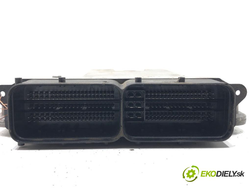 VW PASSAT B8 Variant (3G5, CB5) 2014 - 2022    2.0 TDI 110 kW [150 KM] olej napędowy 2014 - 2022  riadiaca jednotka Motor 04L907309R (Riadiace jednotky)