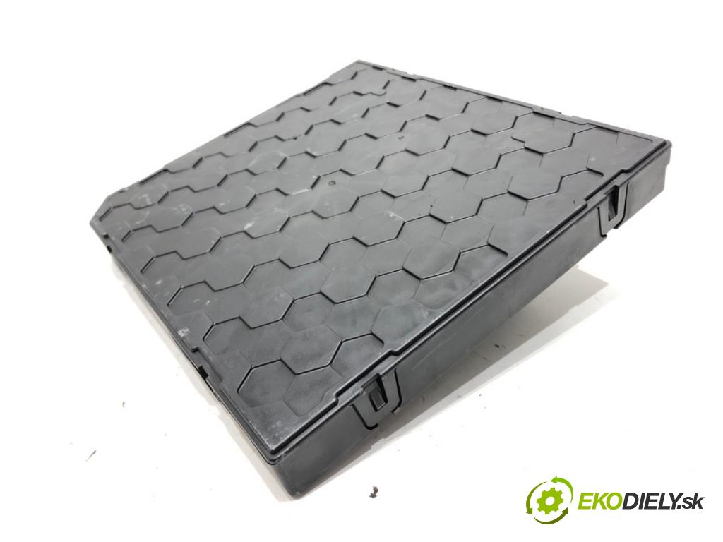 VW PASSAT B8 Variant (3G5, CB5) 2014 - 2022    2.0 TDI 110 kW [150 KM] olej napędowy 2014 - 2022  Modul BCM 5Q0937086BG (Ostatné)