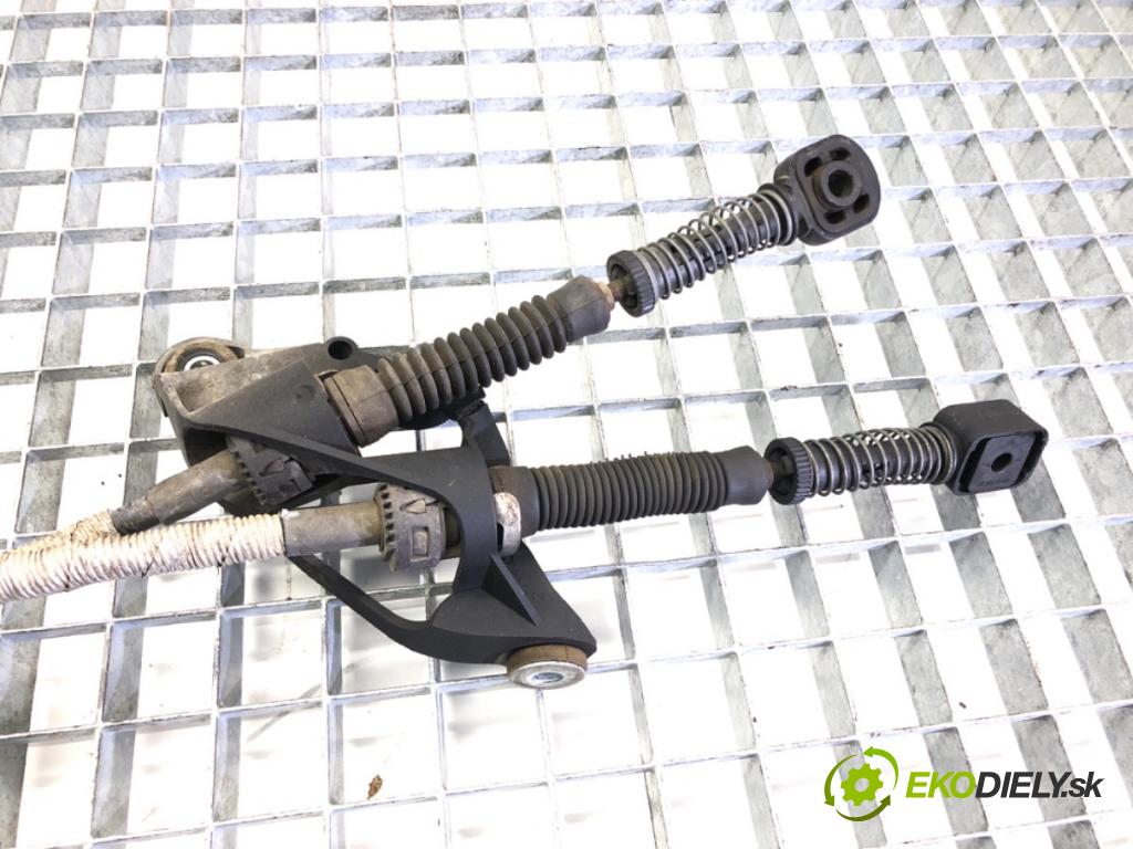 VW PASSAT B8 Variant (3G5, CB5) 2014 - 2022    2.0 TDI 110 kW [150 KM] olej napędowy 2014 - 2022  Kulisa 3Q0711049R (Rýchlostné páky / kulisy)