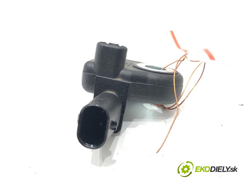 VW PASSAT B8 Variant (3G5, CB5) 2014 - 2022    2.0 TDI 110 kW [150 KM] olej napędowy 2014 - 2022  Snímač nárazu 3Q0959351A (Snímače nárazu)