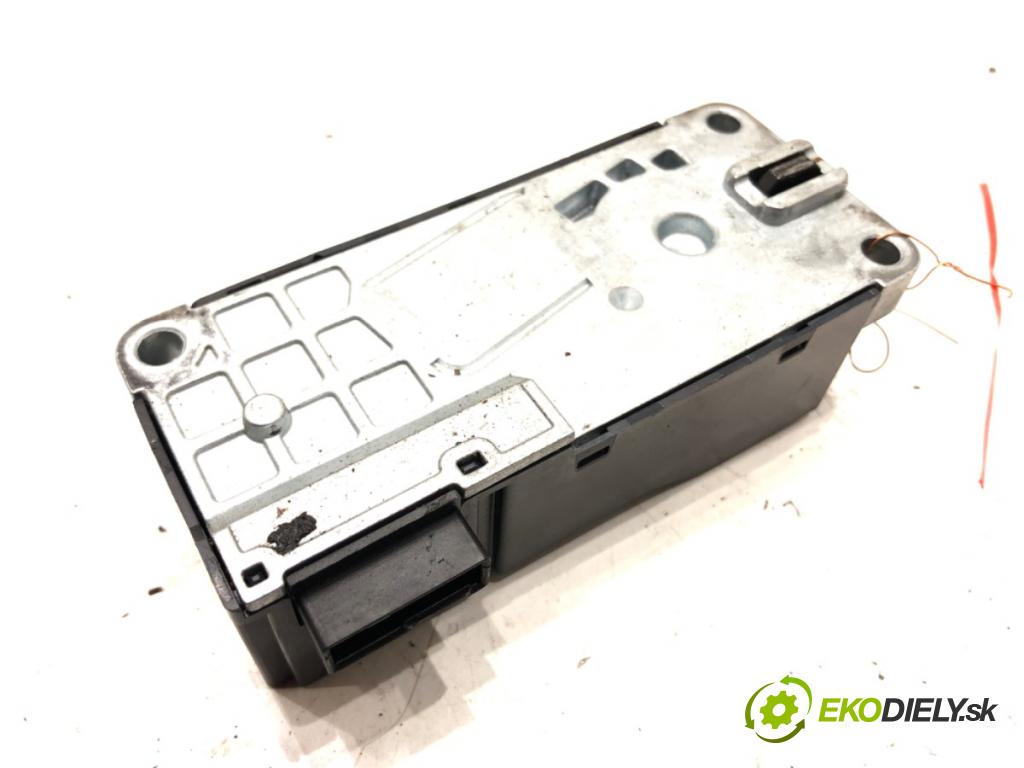 VW PASSAT B8 Variant (3G5, CB5) 2014 - 2022    2.0 TDI 110 kW [150 KM] olej napędowy 2014 - 2022  blokáda volantu 3Q0905861 (Ostatné)