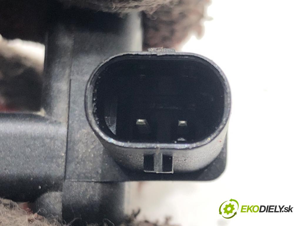 VW PASSAT B8 Variant (3G5, CB5) 2014 - 2022    2.0 TDI 110 kW [150 KM] olej napędowy 2014 - 2022  Snímač nárazu 3Q0959351A (Snímače nárazu)