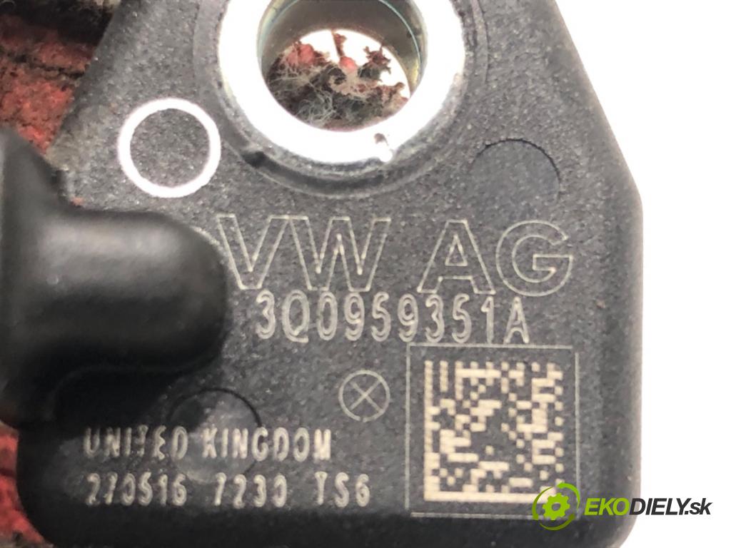 VW PASSAT B8 Variant (3G5, CB5) 2014 - 2022    2.0 TDI 110 kW [150 KM] olej napędowy 2014 - 2022  Snímač nárazu 3Q0959351A (Snímače nárazu)