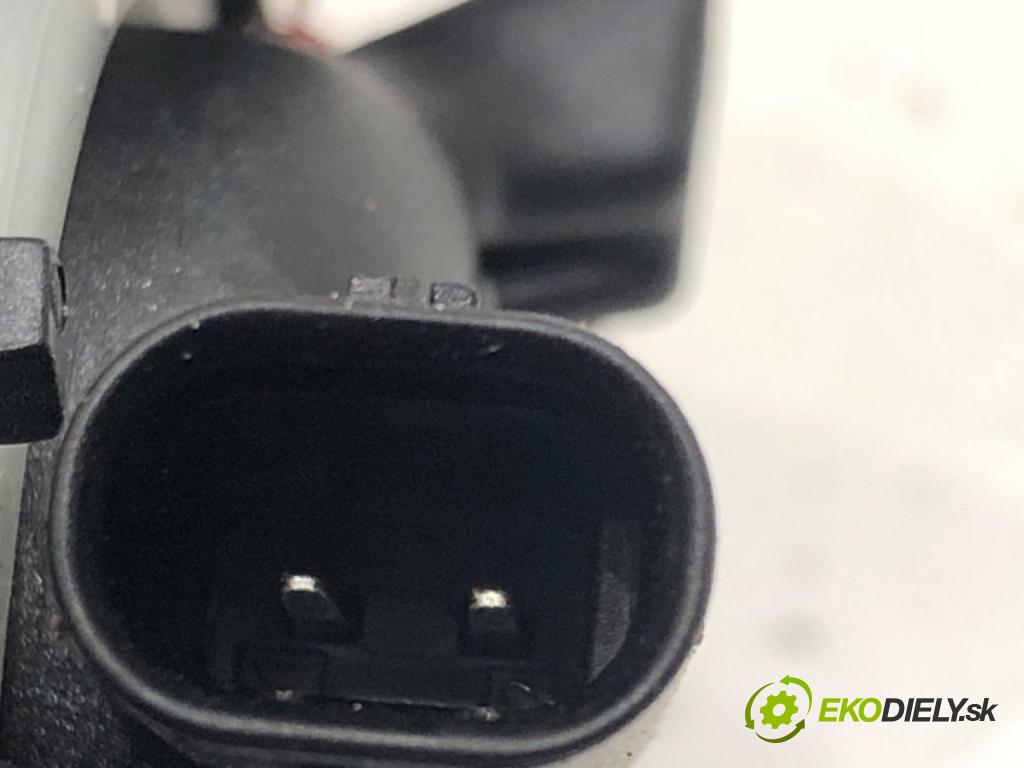 VW PASSAT B8 Variant (3G5, CB5) 2014 - 2022    2.0 TDI 110 kW [150 KM] olej napędowy 2014 - 2022  Snímač nárazu 3Q0959354 (Snímače nárazu)