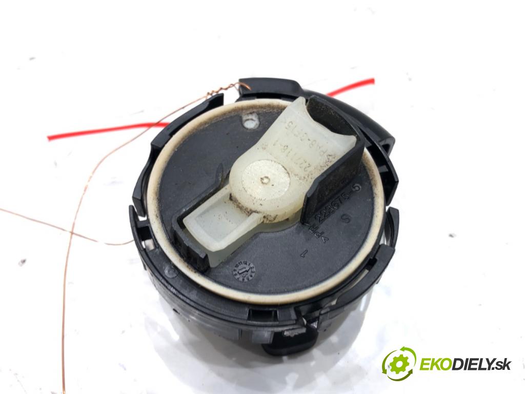 VW PASSAT B8 Variant (3G5, CB5) 2014 - 2022    2.0 TDI 110 kW [150 KM] olej napędowy 2014 - 2022  Snímač nárazu 3Q0959354A (Snímače nárazu)