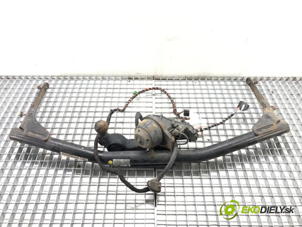 VW PASSAT B8 Variant (3G5, CB5) 2014 - 2022    2.0 TDI 110 kW [150 KM] olej napędowy 2014 - 2022  Hák tažné zařízení 3G9803881B (Tažná zařízení)