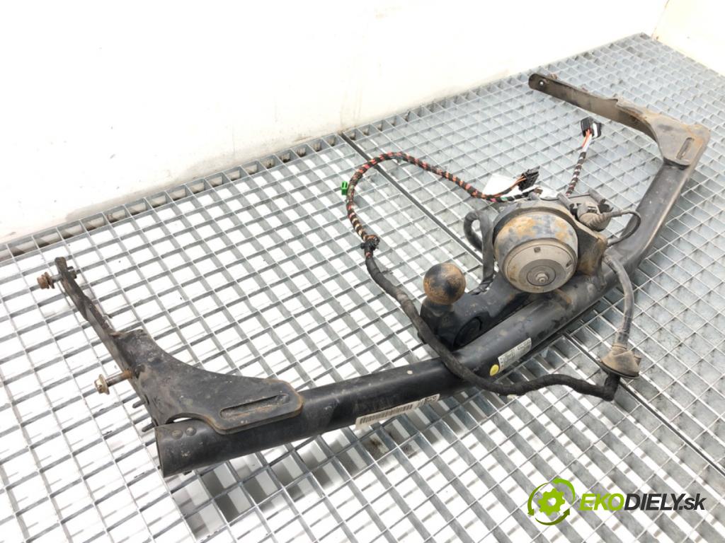 VW PASSAT B8 Variant (3G5, CB5) 2014 - 2022    2.0 TDI 110 kW [150 KM] olej napędowy 2014 - 2022  Hák tažné zařízení 3G9803881B (Tažná zařízení)