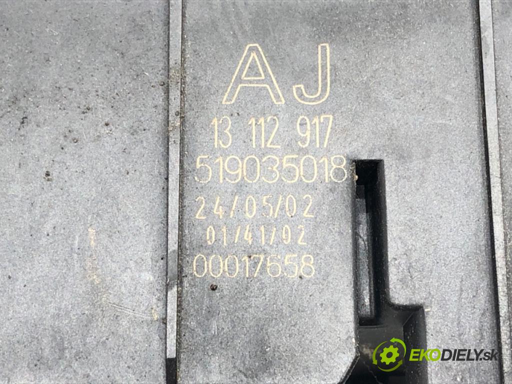 OPEL VECTRA C (Z02) 2002 - 2009    2.0 DTI 16V (F69) 74 kW [101 KM] olej napędowy 2002 - 2006  skříňka poistková 13112917 (Pojistkové skříňky)