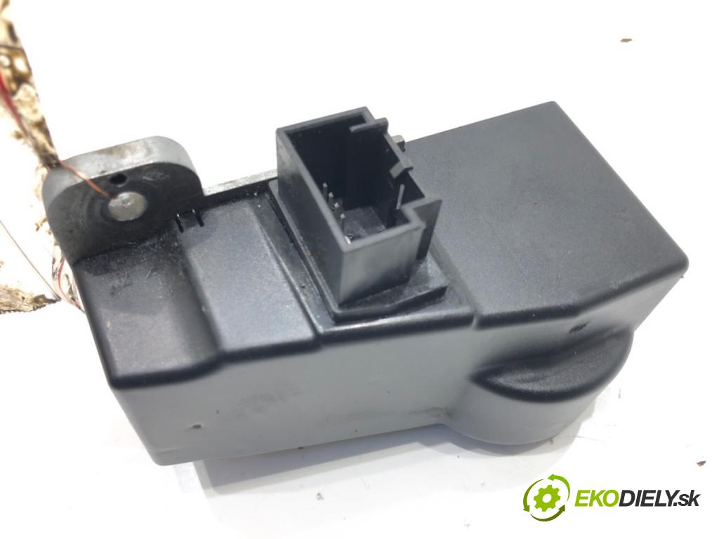 VW PASSAT B6 Variant (3C5) 2005 - 2011    2.0 TDI 103 kW [140 KM] olej napędowy 2005 - 2009  blokáda volantu 3C0905861F (Ostatné)