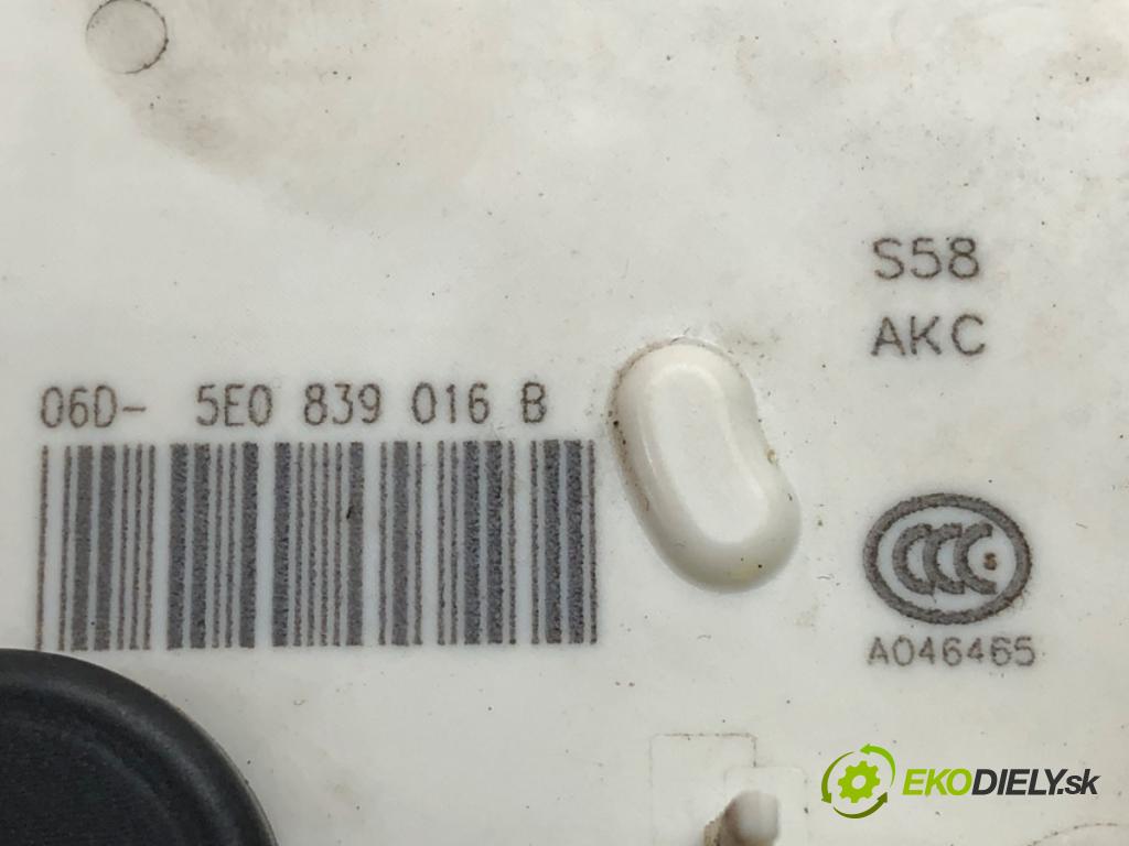 SKODA OCTAVIA III (5E3, NL3, NR3) 2012 - 2022    1.4 TSI 110 kW [150 KM] benzyna 2014 - 2020  zámok dveře pravý zadní část 5E0839016B