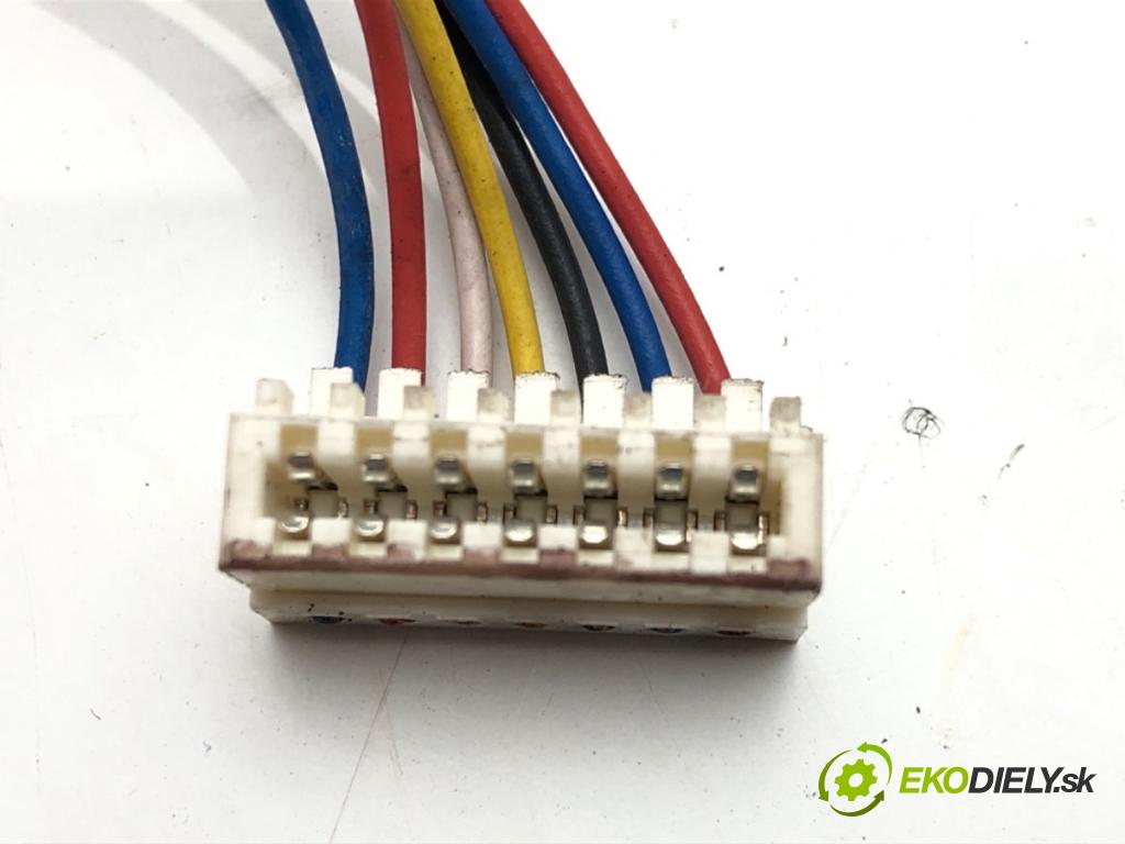 SKODA OCTAVIA III (5E3, NL3, NR3) 2012 - 2022    1.4 TSI 110 kW [150 KM] benzyna 2014 - 2020  spinačka 1K0905851 (Spínacie skrinky a kľúče)