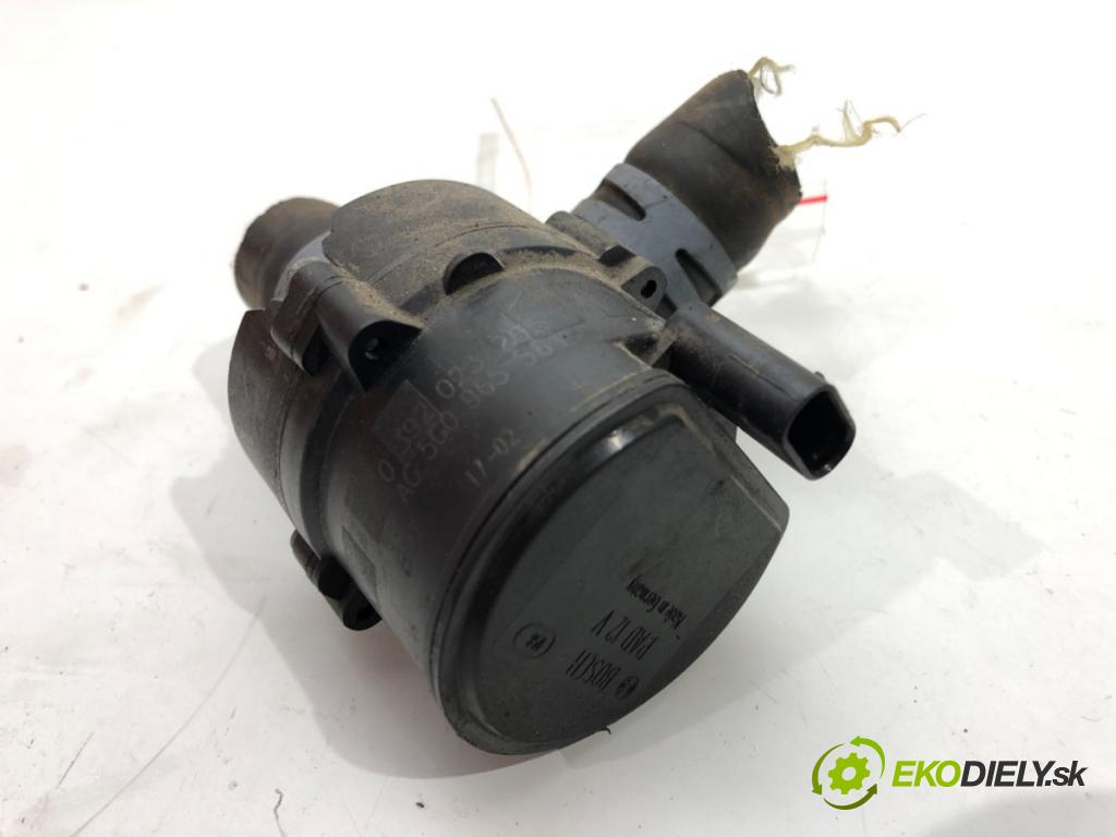 SKODA OCTAVIA III (5E3, NL3, NR3) 2012 - 2022    1.4 TSI 110 kW [150 KM] benzyna 2014 - 2020  DALŠÍ: pumpa vody 5G0965567A (Vodní pumpy)