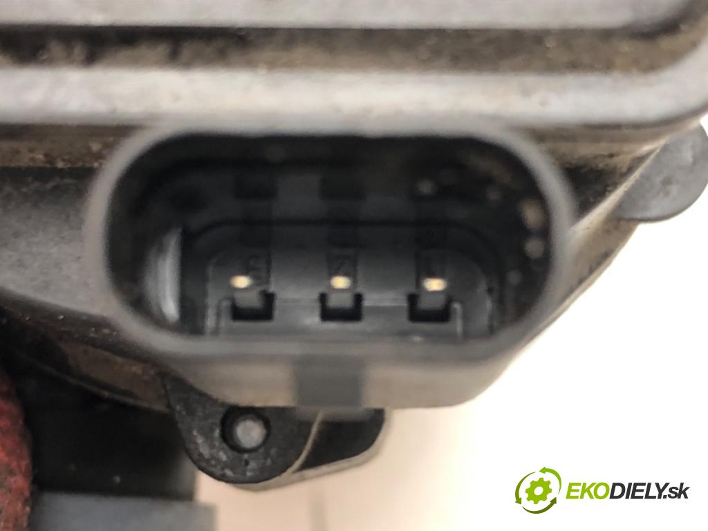 SKODA OCTAVIA III (5E3, NL3, NR3) 2012 - 2022    1.4 TSI 110 kW [150 KM] benzyna 2014 - 2020  DALŠÍ: pumpa vody 5G0965567A (Vodní pumpy)