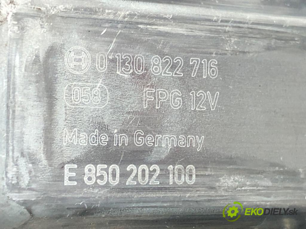 SKODA OCTAVIA III (5E3, NL3, NR3) 2012 - 2022    1.4 TSI 110 kW [150 KM] benzyna 2014 - 2020  mechanismus okna pravý přední část 5E0837462B