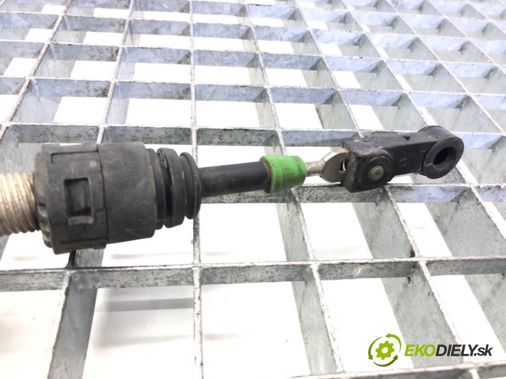 SKODA OCTAVIA III (5E3, NL3, NR3) 2012 - 2022    1.4 TSI 110 kW [150 KM] benzyna 2014 - 2020  Kulisa  (Rýchlostné páky / kulisy)