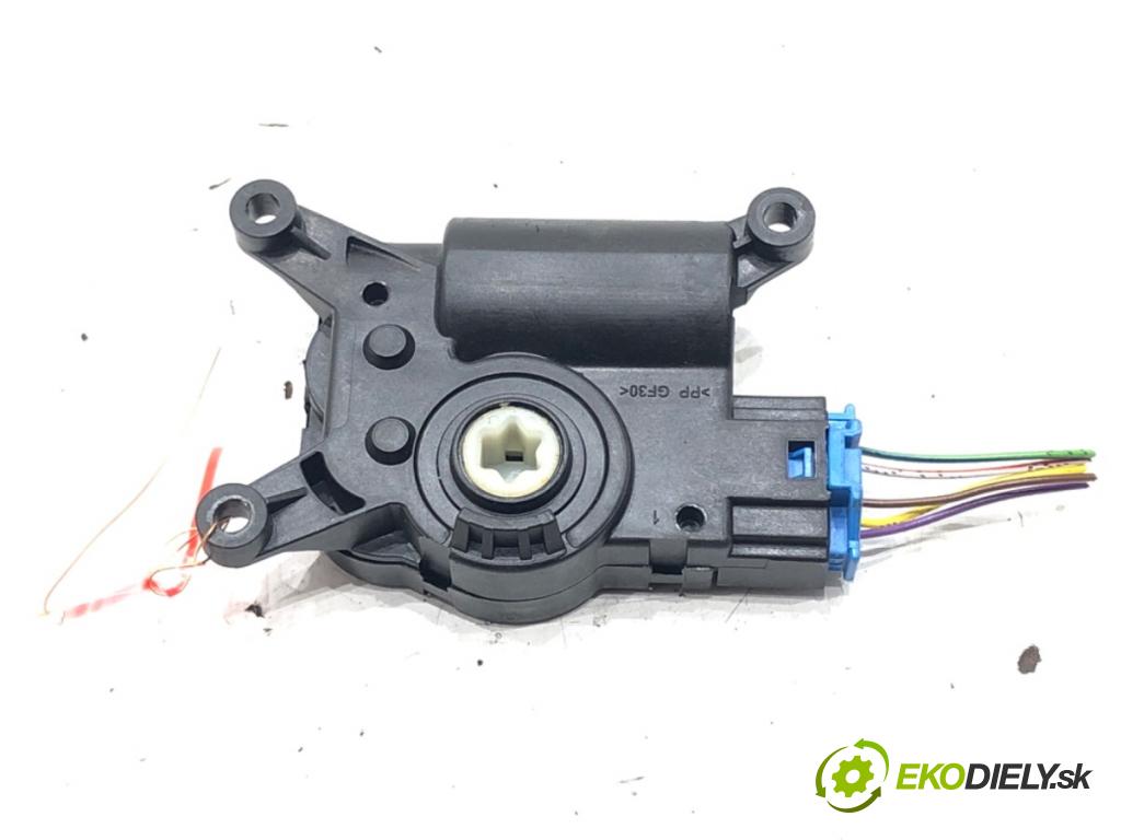 SKODA OCTAVIA III (5E3, NL3, NR3) 2012 - 2022    1.4 TSI 110 kW [150 KM] benzyna 2014 - 2020  Motorček kúrenia 5Q0907511K (Motorčeky kúrenia)