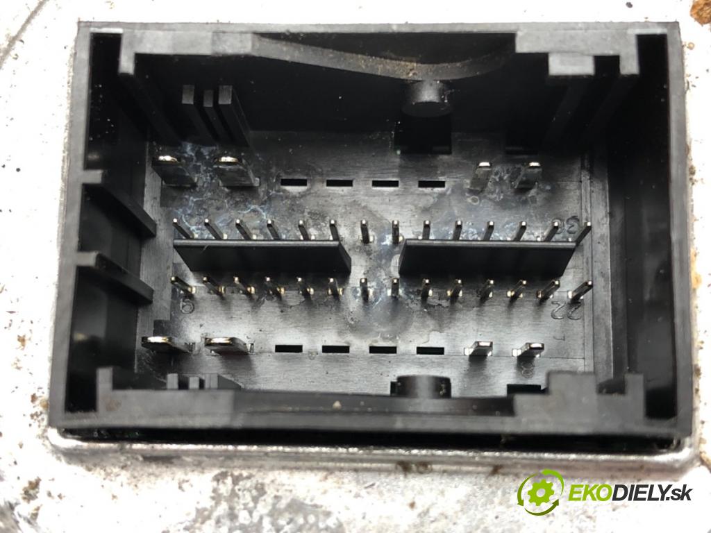 SKODA OCTAVIA III (5E3, NL3, NR3) 2012 - 2022    1.4 TSI 110 kW [150 KM] benzyna 2014 - 2020  Menič XENON 7P5941591A (Riadiace jednotky xenónu)