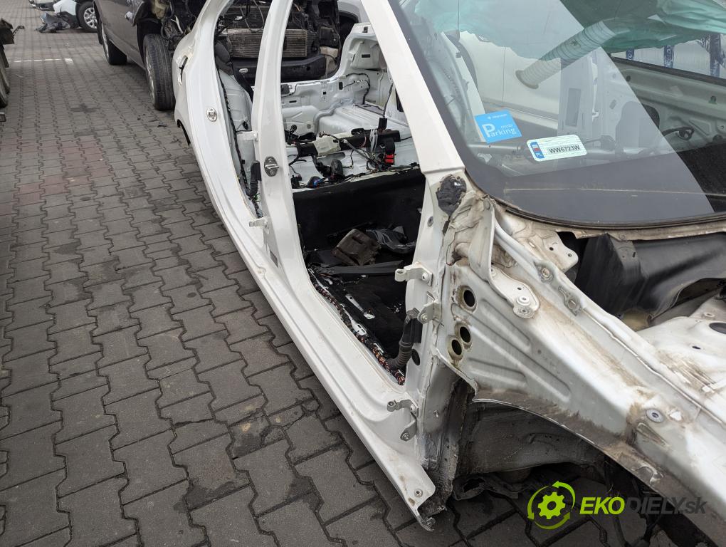 SKODA OCTAVIA III (5E3, NL3, NR3) 2012 - 2022    1.4 TSI 110 kW [150 KM] benzyna 2014 - 2020  KAROSERIA ČTVRŤÁK blatník zadní část levý pravý POŠTY: prahy střecha
