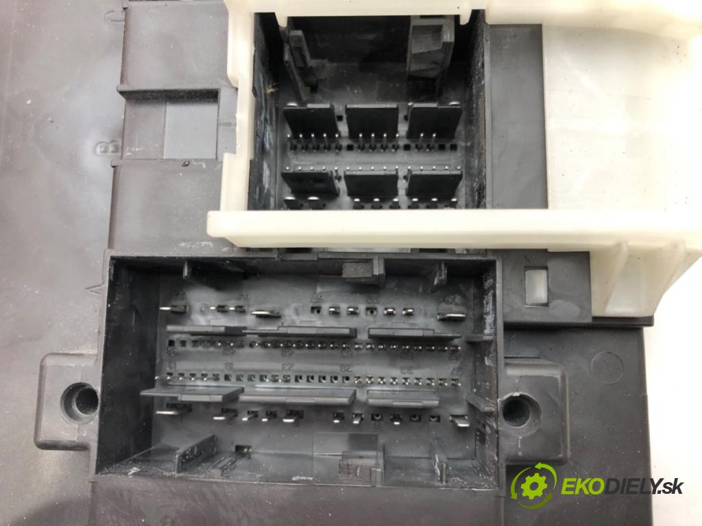 SKODA OCTAVIA III (5E3, NL3, NR3) 2012 - 2022    1.4 TSI 110 kW [150 KM] benzyna 2014 - 2020  Modul komfortu 5Q0937084CF (Moduly komfortu)