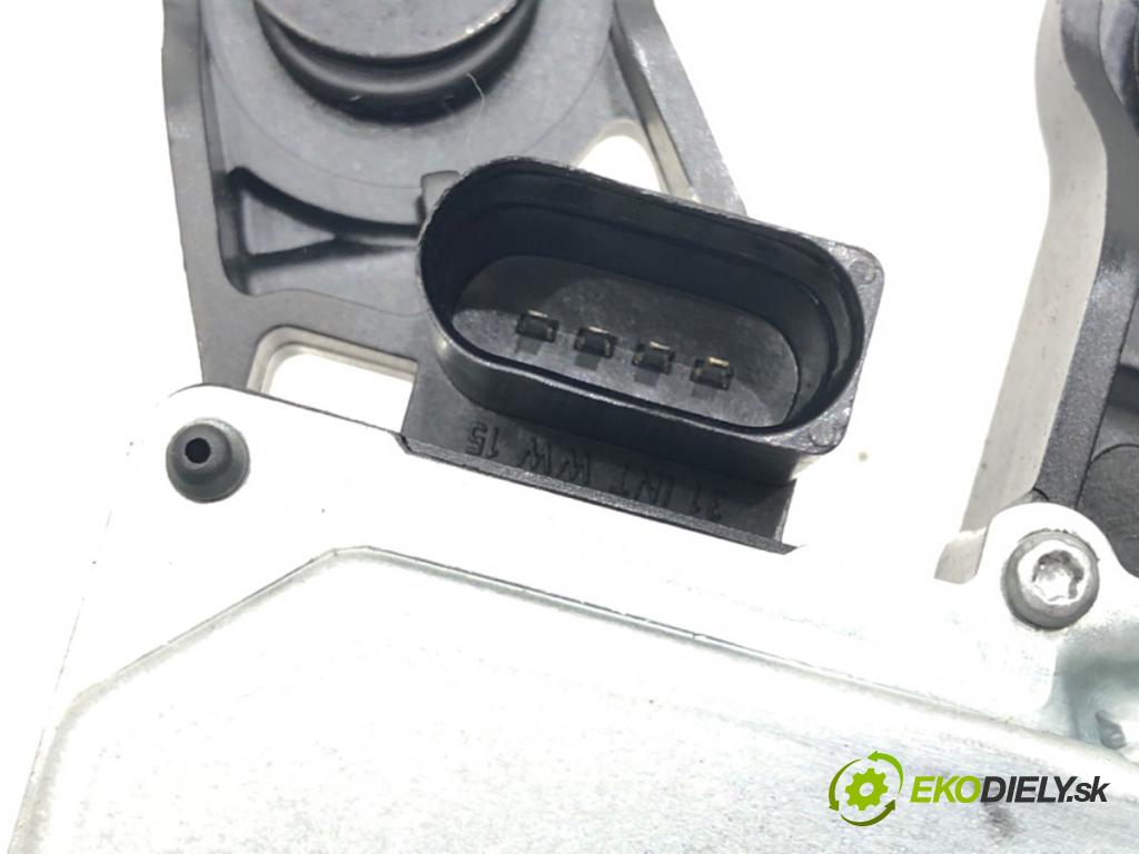 VW PASSAT B6 Variant (3C5) 2005 - 2011    2.0 TDI 103 kW [140 KM] olej napędowy 2005 - 2009  motor stěračů zadní část 3C9955711A